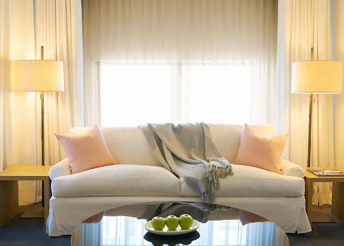 Hotel Ambassador Chicago, Part Of Jdv By Hyatt 4*